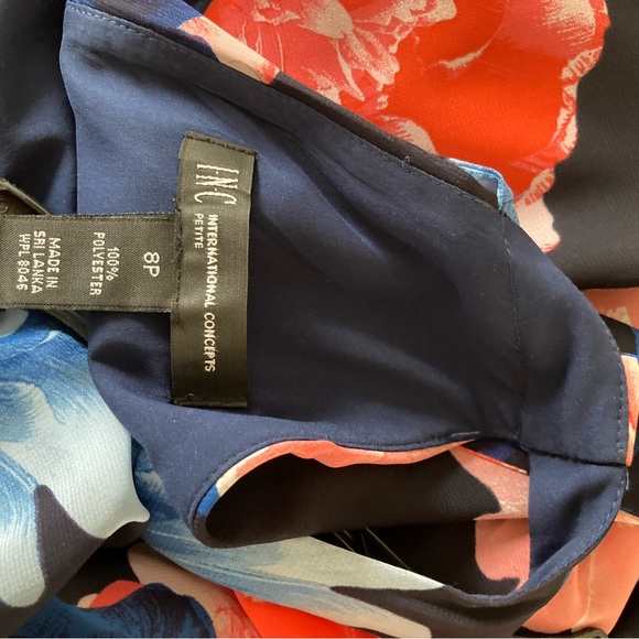 Inc dress like new size 8P missing belt - Picture 4 of 4